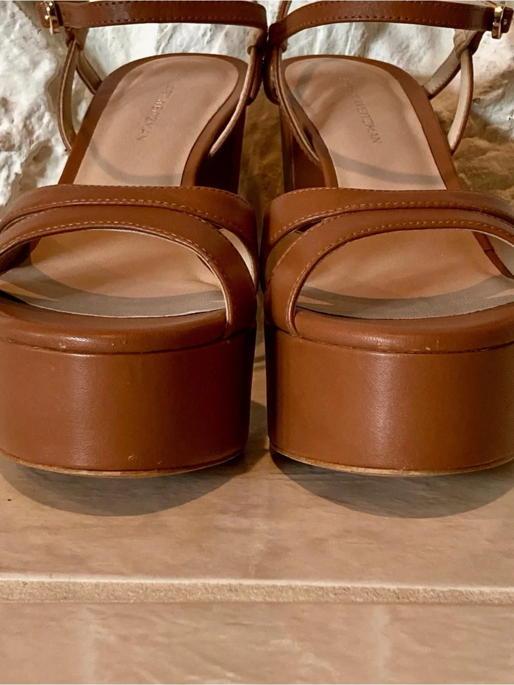 EUC with box/ dust bag Stuart Weitzman Maia platform sandals in “saddle” color